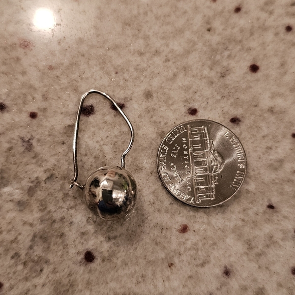 Sterling silver ball earrings bought in Mexico - Picture 5 of 5